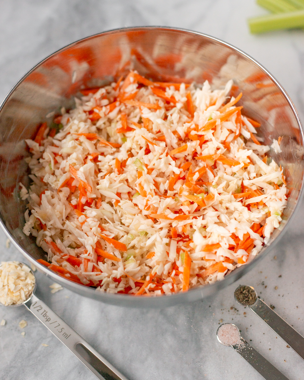 classic-coleslaw-vegan-no-mayo-healthy-salw-cabbage-carrots-vibrant-vegan-recipes-3