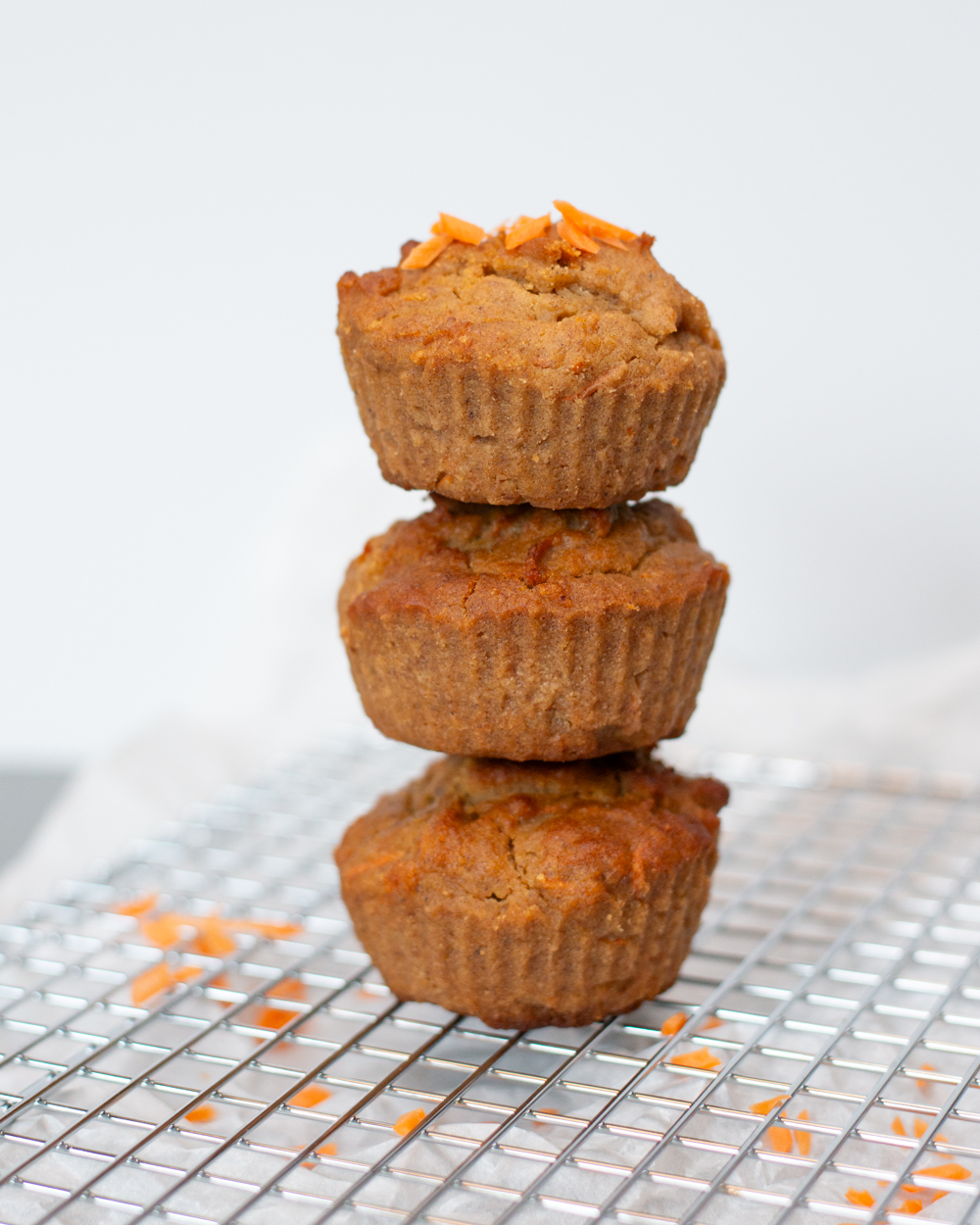 healthy-carrot-cake-muffins-vegan-fruit-sweetened-vegan-recipes-2