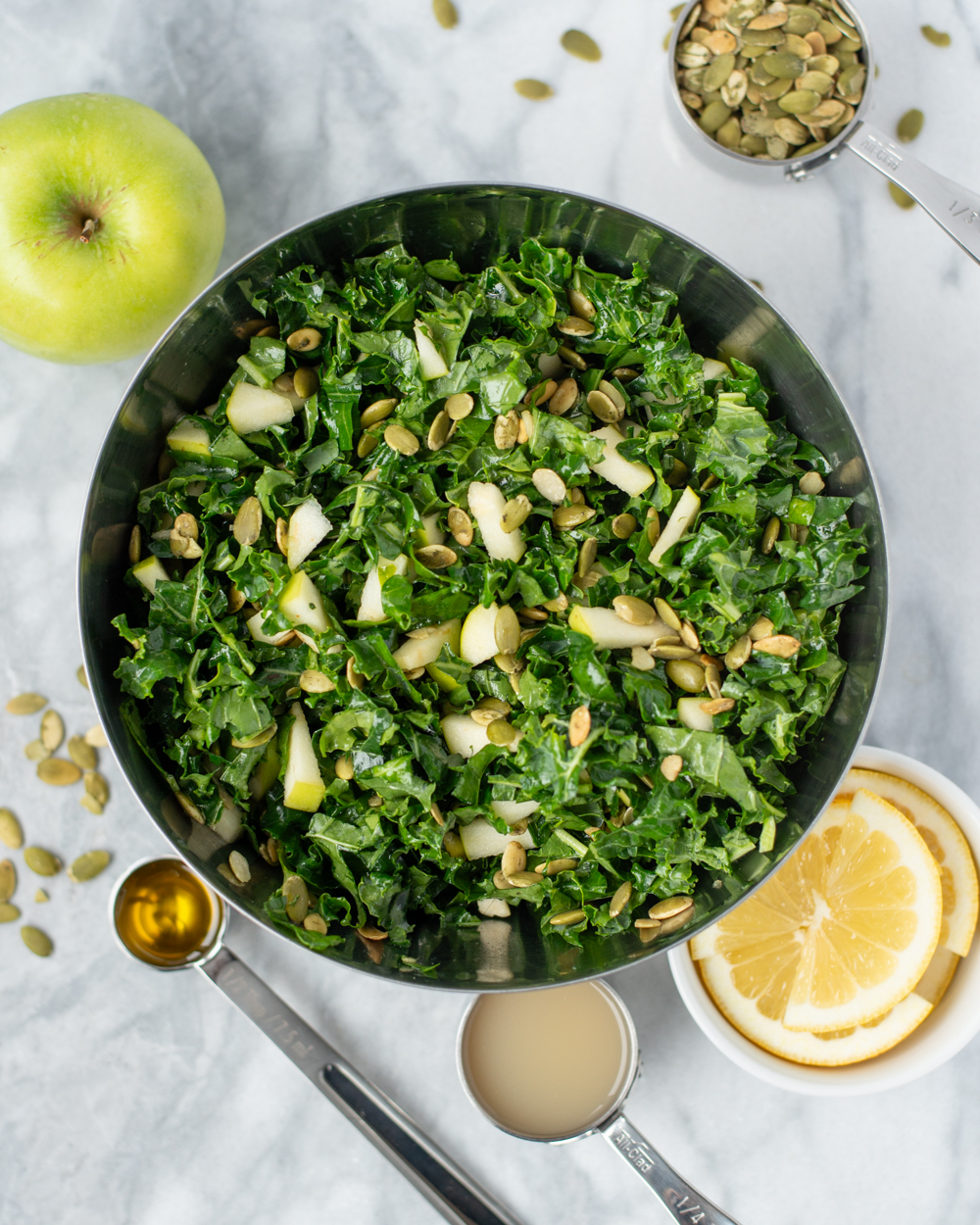 simple-kale-apple-lemon-salad-with-pumpkin-seeds-2