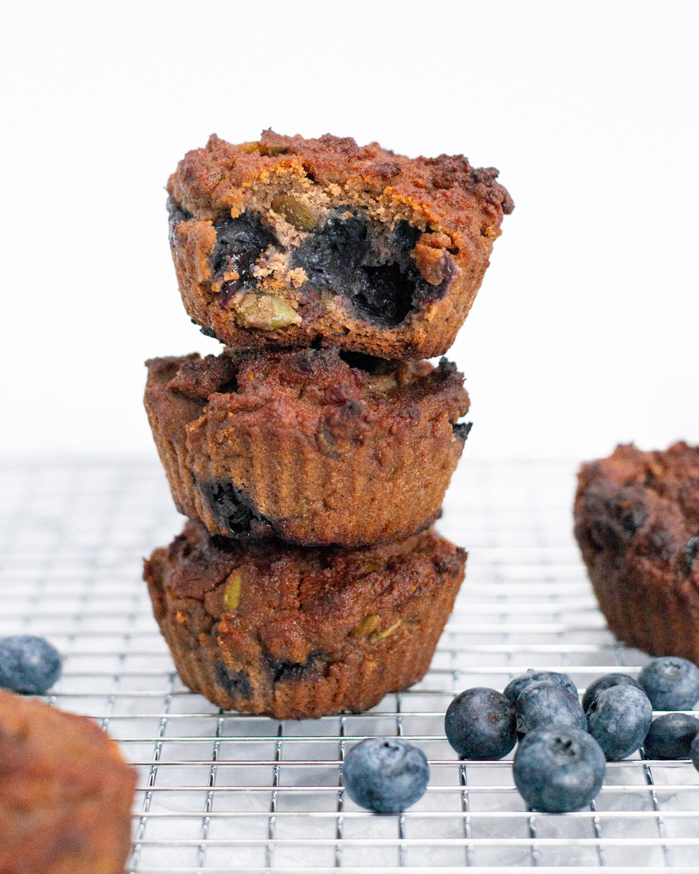 vegan-blueberry-walnut-pumpkin-seed-muffins-healthy-breakfast-muffin-2