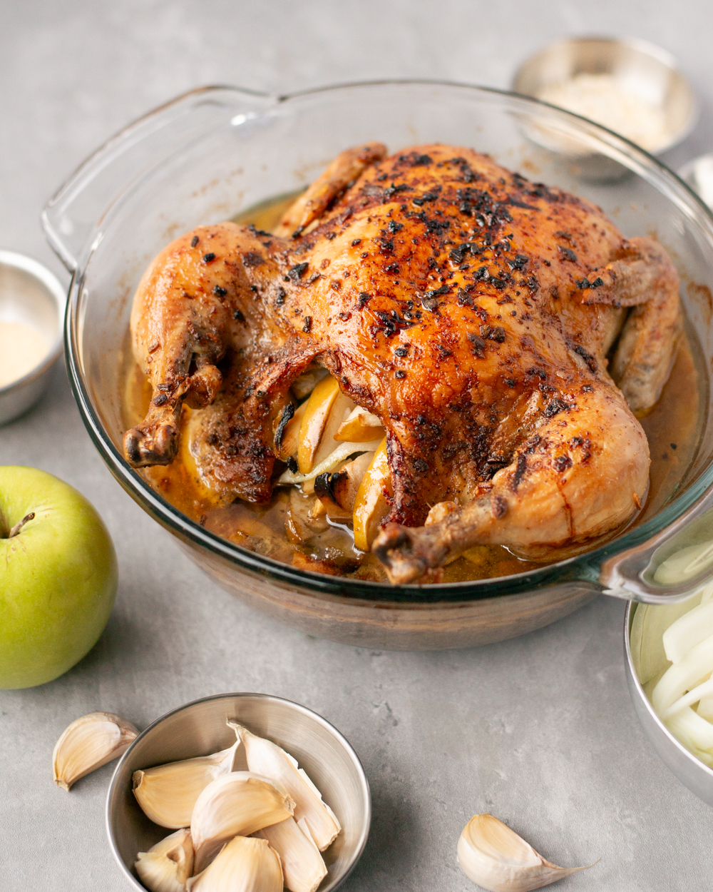 chicken-baked-with-apples-onions-garlic-healthy-whole-chicken-recipe-tender-juicy-dinner