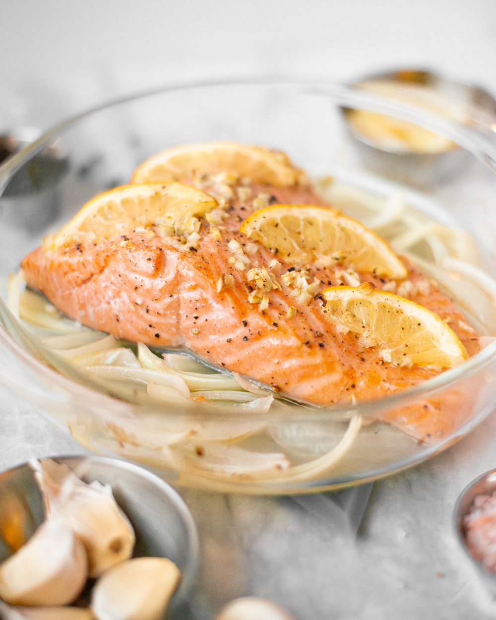 king-salmon-baked-lemon-garlic-onions-paloe-healthy-recipes-vibrant-salmon-dinner-fresh-easy-meal-for-2